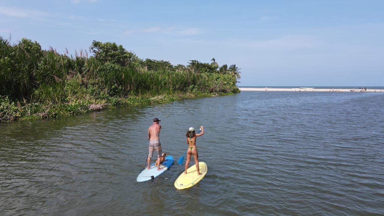 Sesión de yoga en interior